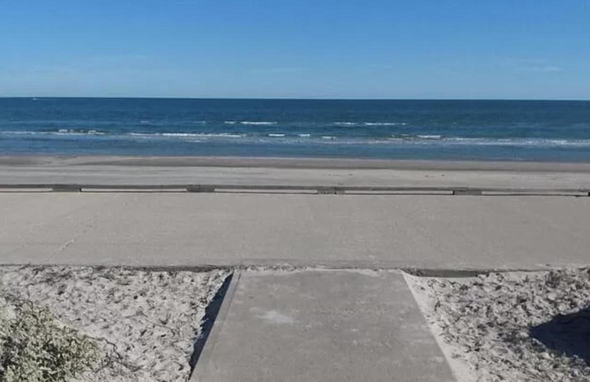 Cozy Beachside Condo With Pool View Corpus Christi Exterior foto